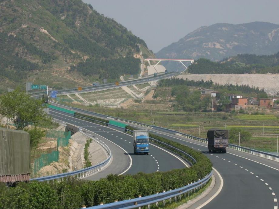 中班社会《不一样的路》PPT课件教案不一样的路.pptx_第3页