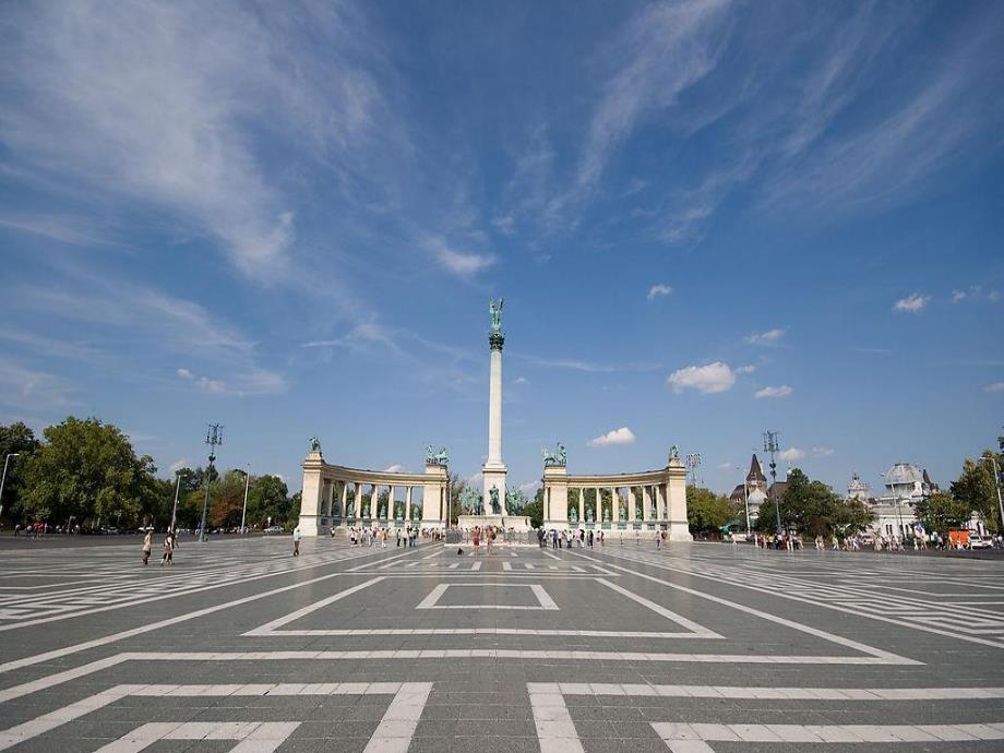 大班绘画《广场上的人群》PPT课件教案PPT课件.pptx_第3页