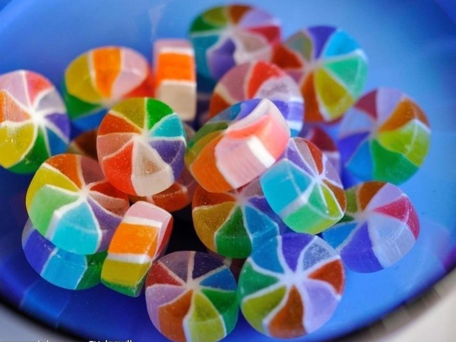 小班美术《七彩糖果》PPT课件教案小班美术：七彩糖果.pptx_第2页