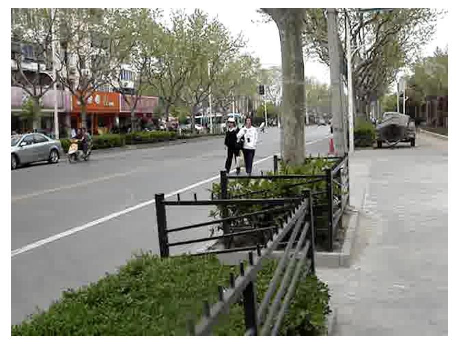 中班综合活动《马路上的人》PPT课件教案PPT课件.ppt_第2页