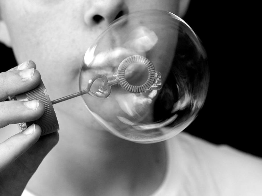 幼儿园吹泡泡PPT课件教案图片模板中班音乐活动《吹泡泡》PPT课件.pptx_第3页