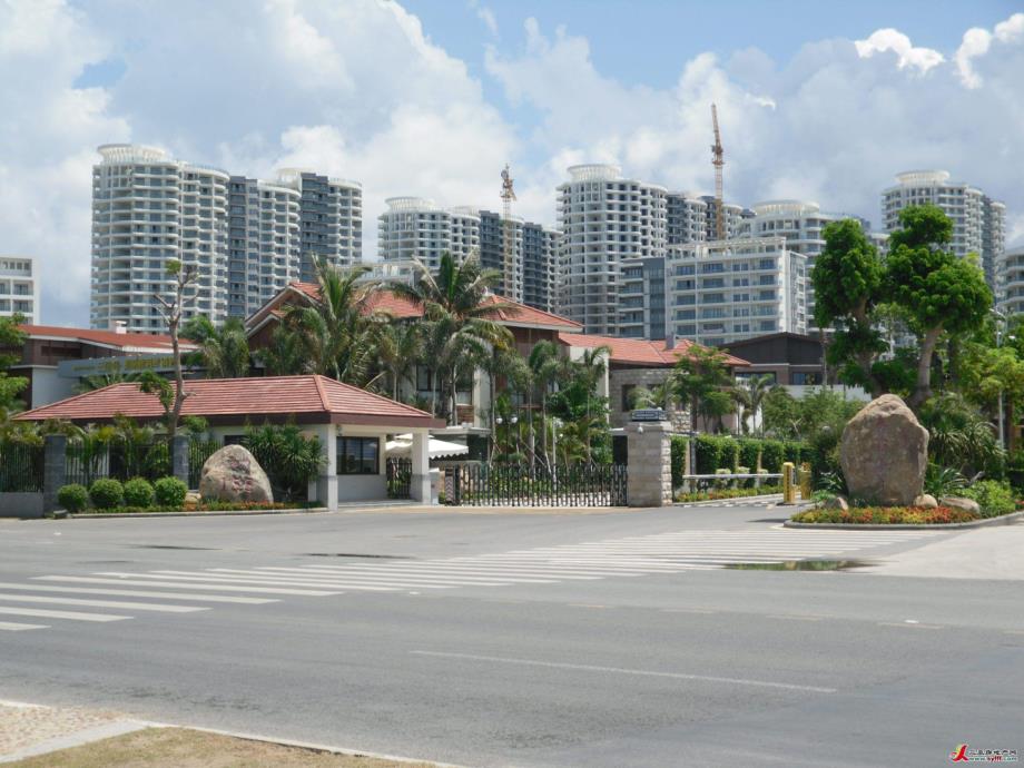 大班美术《美丽的小区》PPT课件教案四月-大班美术：美丽的小区.ppt_第3页